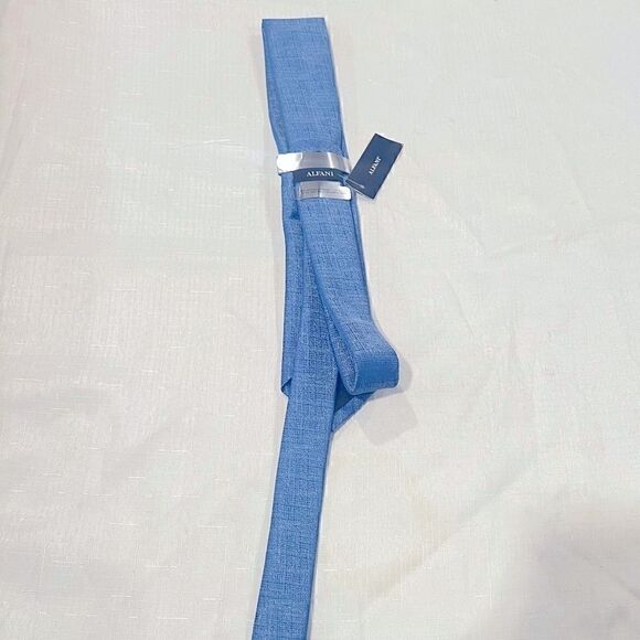 Alfani Men's Solid slim Tie, adult male
It blue color Polyester silk - Picture 5 of 8